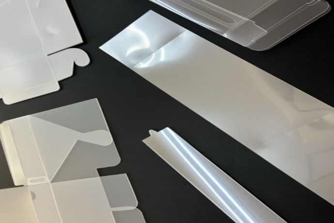 抜きから貼りまでの一貫製造体制